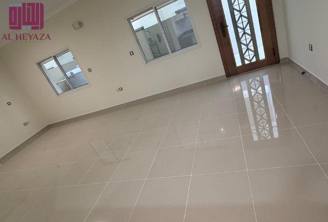 965473 - Property Image 2