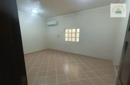 صورة لـ غرفة فارغة شقة - 2 غرف نوم - 2 حمامات للايجار في طريق المطار القديم - الدوحة ، صورة رقم 1