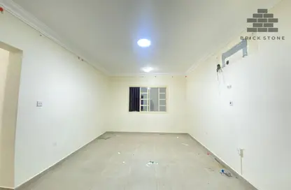 Apartment - 2 Bedrooms - 2 Bathrooms for rent in Al Mansoura - Al Mansoura - Doha