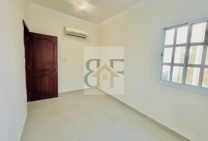 952731 - Property Image 2