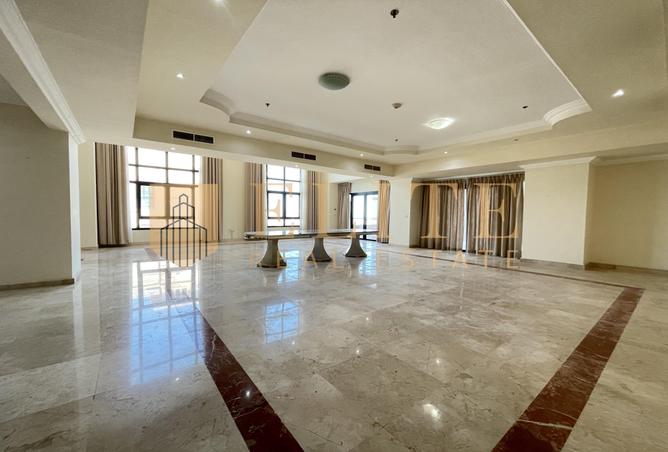 965306 - Property Image 2