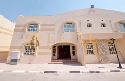 Villa - 5 Bedrooms - 4 Bathrooms for rent in Ain Khaled Villas - Ain Khaled - Doha