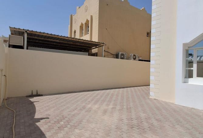 974245 - Property Image 2