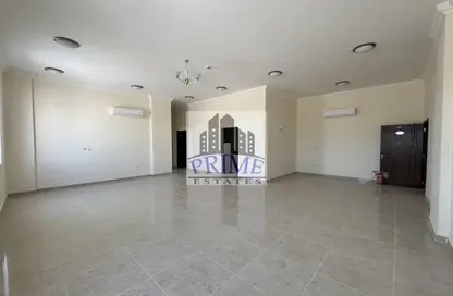 Empty Room image for: Apartment - 2 Bedrooms - 2 Bathrooms for rent in Al Gharrafa - Al Gharrafa - Doha, Image 1