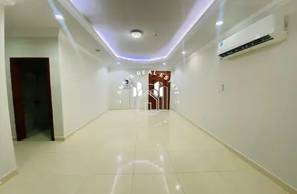 شقة - 2 غرف نوم - 2 حمامات للايجار في شارع السد - السد - الدوحة