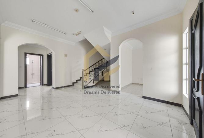 945611 - Property Image 2