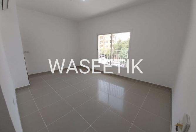 965675 - Property Image 2