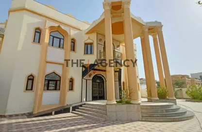 Villa - 7 Bedrooms - 7+ Bathrooms for sale in Al Dafna - Al Dafna - Doha