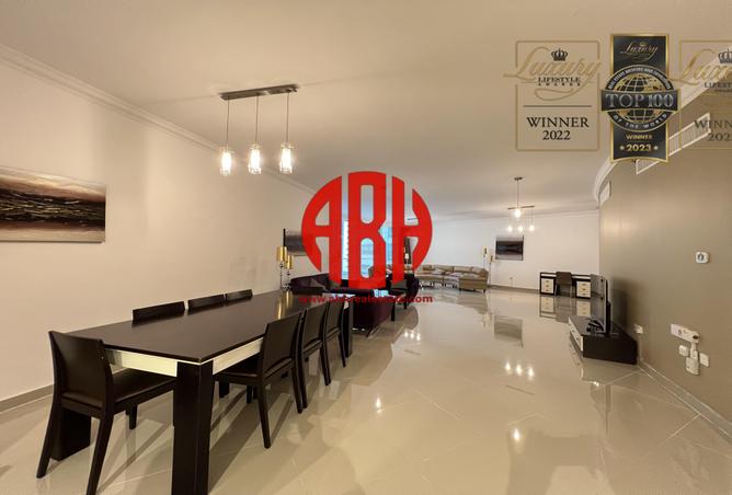 983027 - Property Image 2