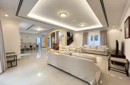 مجمع سكني - 4 غرف نوم - 5 حمامات للايجار في باب الريان - مريخ - المريخ - الدوحة