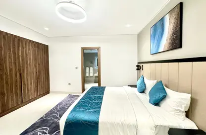 Apartment - Studio - 2 Bathrooms for rent in The Pearl Island - Doha