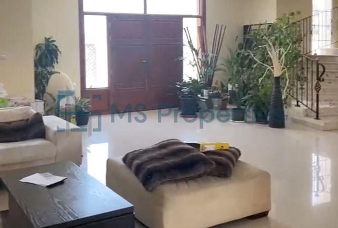 987405 - Property Image 3