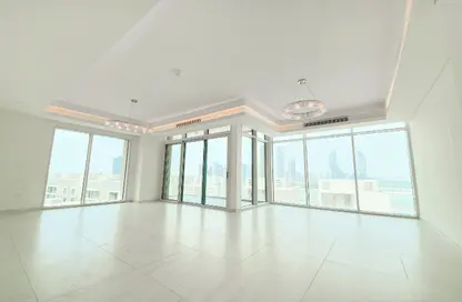 Apartment - 3 Bedrooms - 4 Bathrooms for sale in Gewan Island - The Pearl Island - Doha