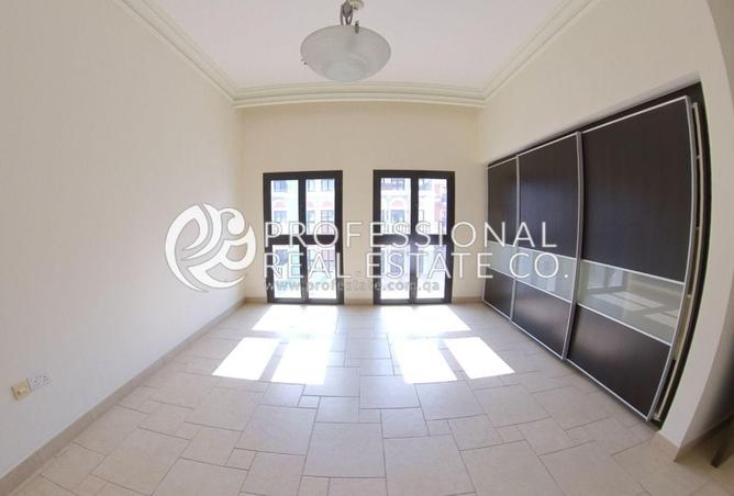 994752 - Property Image 2