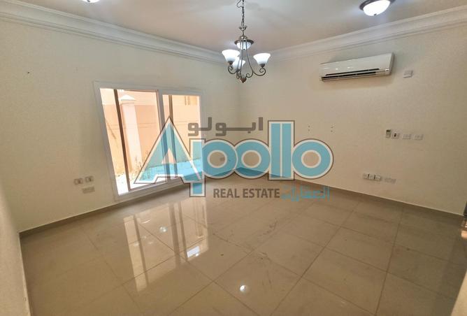 931403 - Property Image 3