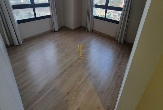 935594 - Property Image 3