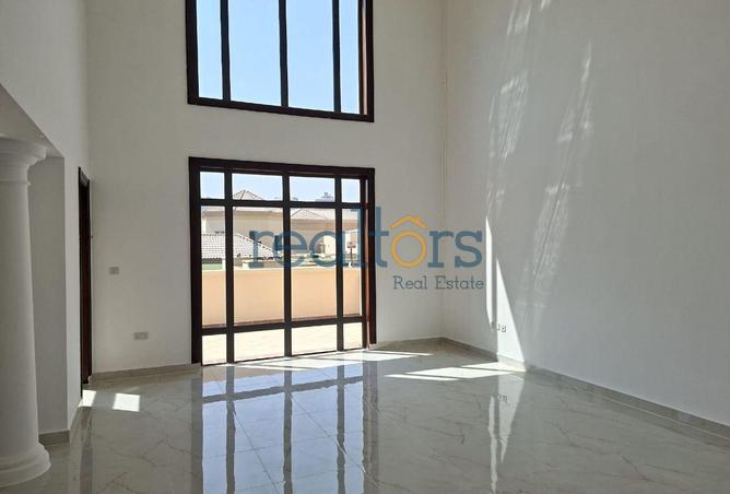943797 - Property Image 2