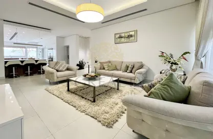 مجمع سكني - 5 غرف نوم - 7 حمامات للايجار في مجمع الفنار - الوعب - الوعب - الدوحة