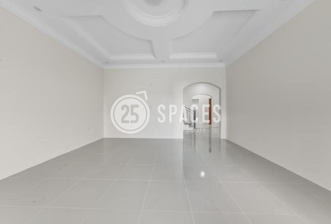 971054 - Property Image 2