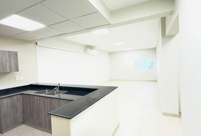 988430 - Property Image 3