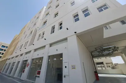 محل تجاري - استوديو - 1 حمام للايجار في ويست واك - الوعب - الدوحة