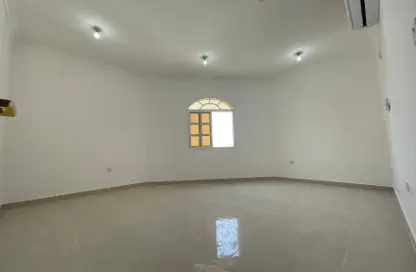 شقة - 2 غرف نوم - 2 حمامات للايجار في شقق مساكن المطار القديم - طريق المطار القديم - الدوحة