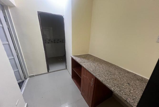 932133 - Property Image 3