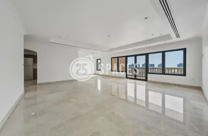 Apartment - 2 Bedrooms - 3 Bathrooms for rent in East Porto Drive - Porto Arabia - The Pearl Island - Doha