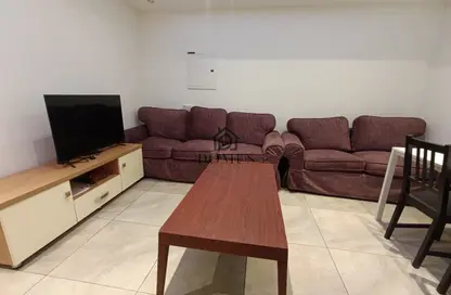 Apartment - 2 Bedrooms - 2 Bathrooms for rent in Al Zubair Bakkar Street - Al Sadd - Doha