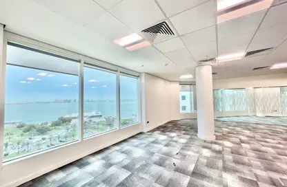 مساحات مكتبية - استوديو - 2 حمامات للايجار في برج وست باي - الخليج الجنوبي - الخليج الغربي - الدوحة