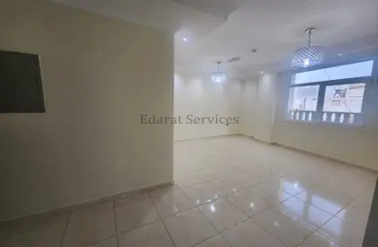 Empty Room image for: Apartment - 2 Bedrooms - 2 Bathrooms for rent in Fereej Bin Mahmoud North - Fereej Bin Mahmoud - Doha, Image 1