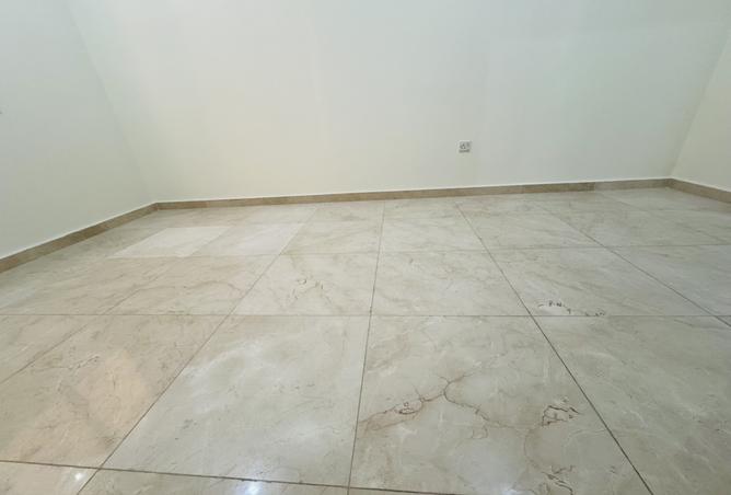 966819 - Property Image 2