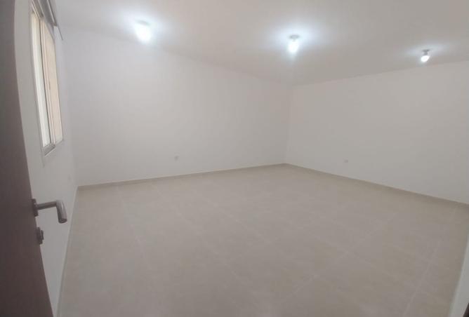 962188 - Property Image 2