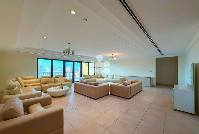 926814 - Property Image 2