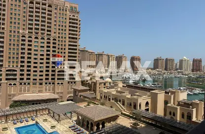 شقة - 2 غرف نوم - 3 حمامات للبيع في طريق بورتو الشرقي - بورتو أرابيا - جزيرة اللؤلؤة - الدوحة