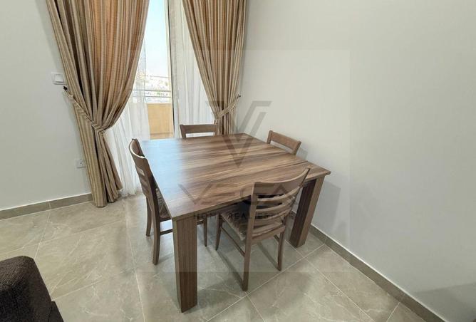 990236 - Property Image 3