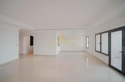 Apartment - 2 Bedrooms - 2 Bathrooms for rent in Porto Arabia - The Pearl Island - Doha
