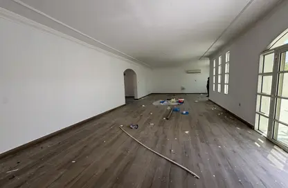 Compound - 3 Bedrooms - 4 Bathrooms for rent in Al Hanaa Street - Al Gharrafa - Doha