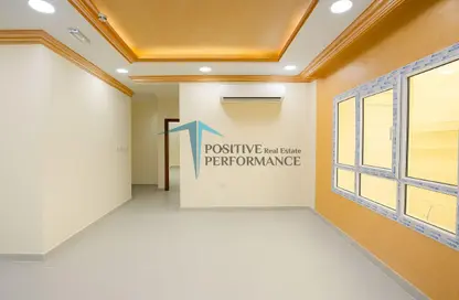 شقة - 2 غرف نوم - 2 حمامات للايجار في شارع النعيجة - غرب الهلال - الهلال - الدوحة