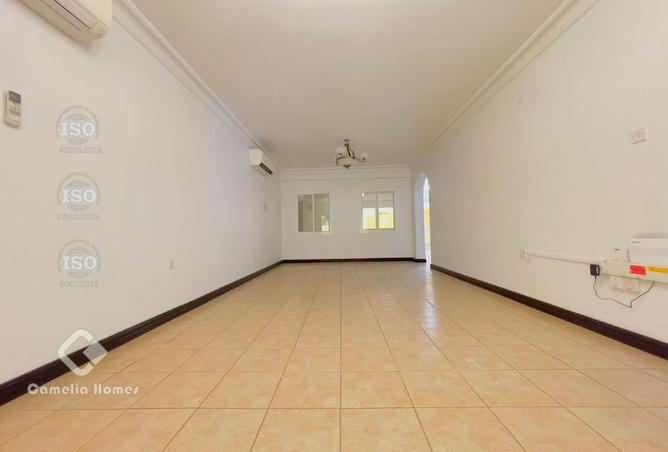 990015 - Property Image 2