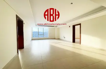 Empty Room image for: Apartment - 2 Bedrooms - 3 Bathrooms for rent in Ramada Commercial Building - Al Rawabi Street - Al Muntazah - Doha, Image 1