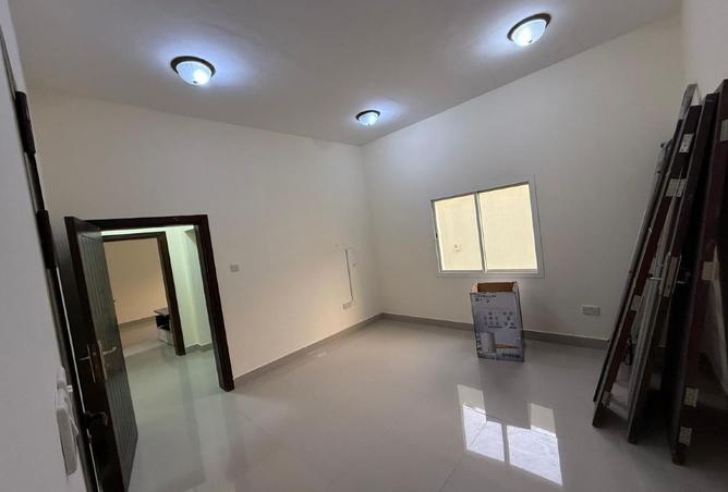 988585 - Property Image 2