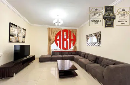 فيلا - 4 غرف نوم - 6 حمامات للايجار في فلل عين خالد - عين خالد - الدوحة