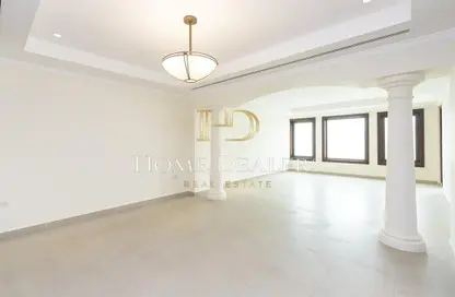 Empty Room image for: Townhouse - 2 Bedrooms - 3 Bathrooms for rent in West Porto Drive - Porto Arabia - The Pearl Island - Doha, Image 1