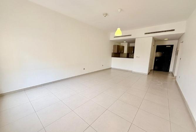 985837 - Property Image 3