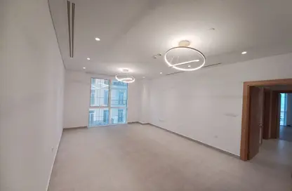 Apartment - 2 Bedrooms - 3 Bathrooms for rent in Floresta Gardens - Floresta Gardens - The Pearl Island - Doha