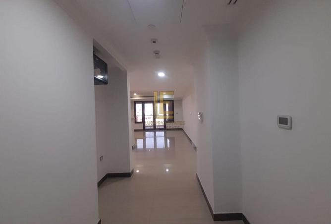 993045 - Property Image 3