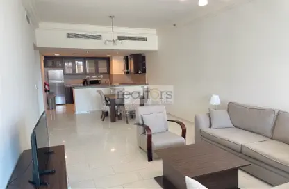 Living / Dining Room image for: Apartment - 1 Bedroom - 1 Bathroom for rent in Viva West - Viva Bahriyah - The Pearl Island - Doha, Image 1
