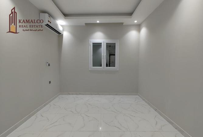 933679 - Property Image 3