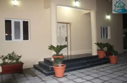 Apartment - 2 Bedrooms - 1 Bathroom for rent in Umm Al Seneem Street - Ain Khaled - Doha